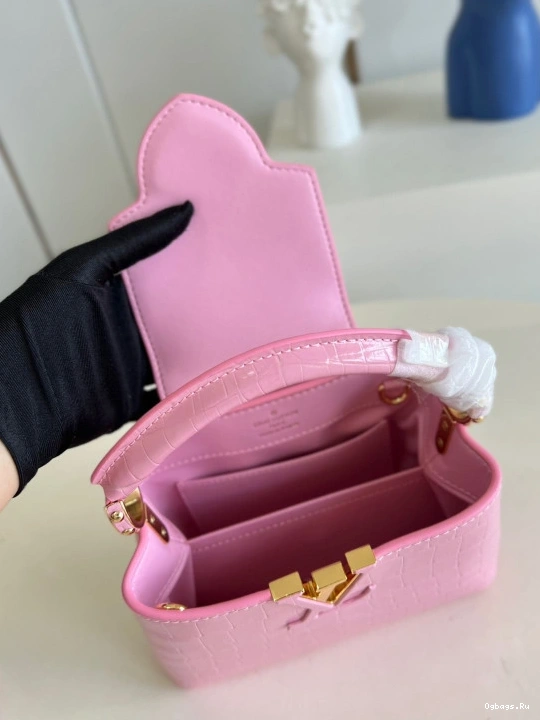 VUITTON LOUIS MINI CAPUCINES 1228